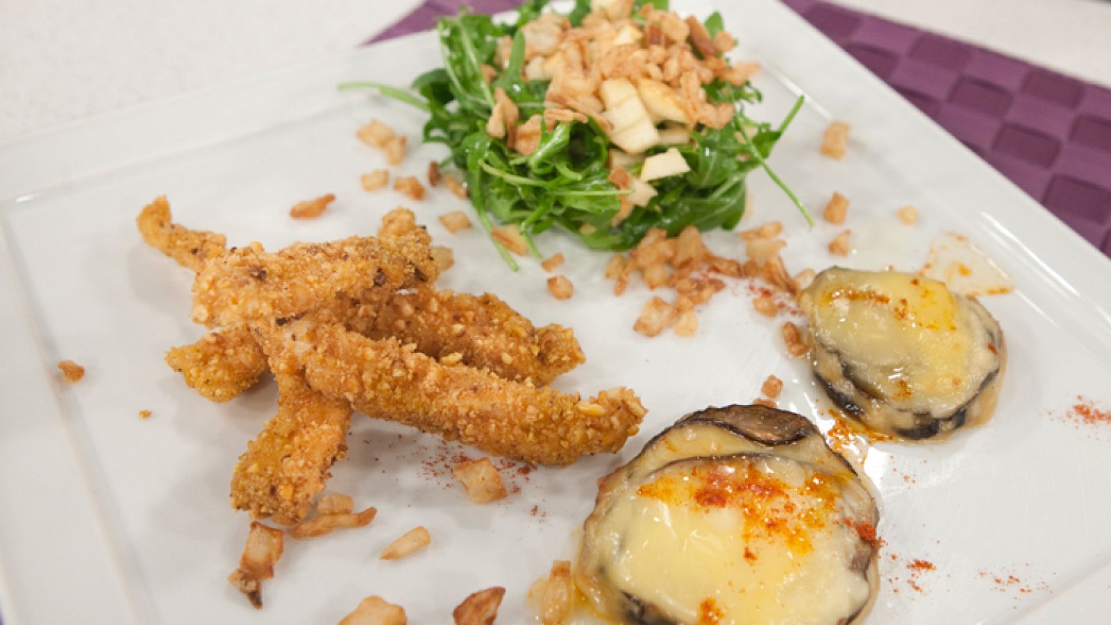 Saber Cocinar - Empanado de pollo y milhojas de berenjena