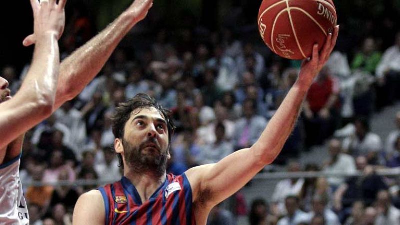 Navarro sufre una rotura fibrilar, pero el Barça Regal no descarta su participación