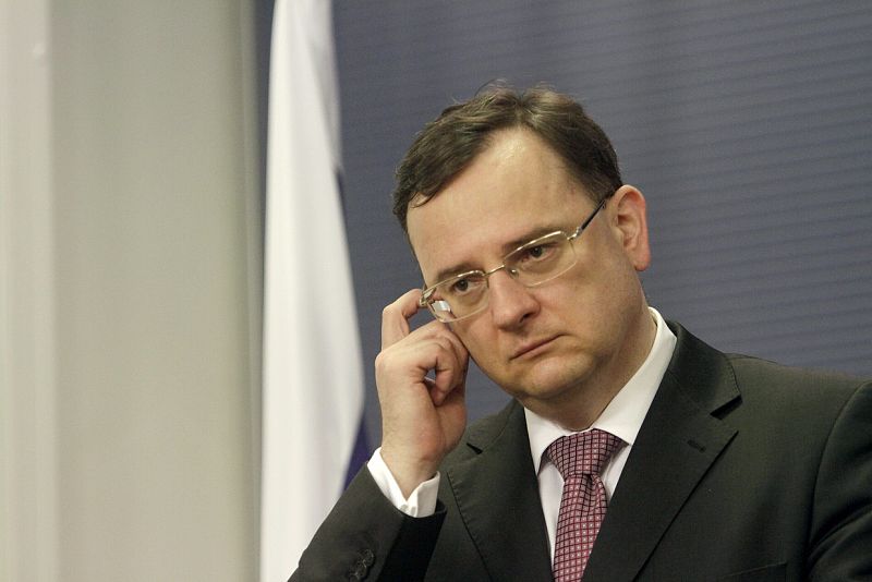 El primer ministro checo, Petr Necas, formaliza su dimisión por un escándalo de corrupción