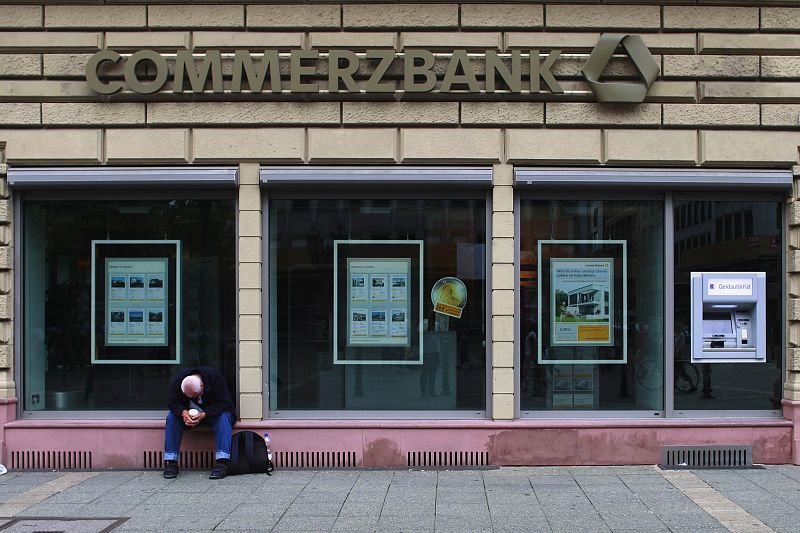 Dirección y sindicatos del Commerzbank acuerdan el despido de otros 5.000 trabajadores