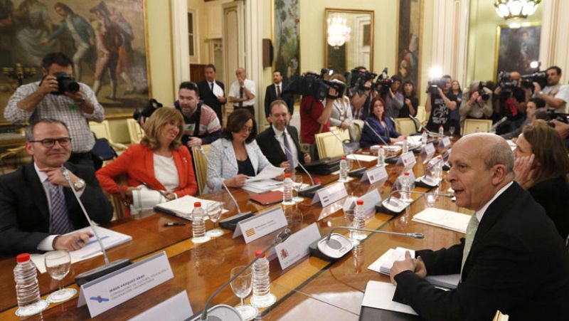 Wert no descarta modificar las exigencias académicas para acceder a las becas