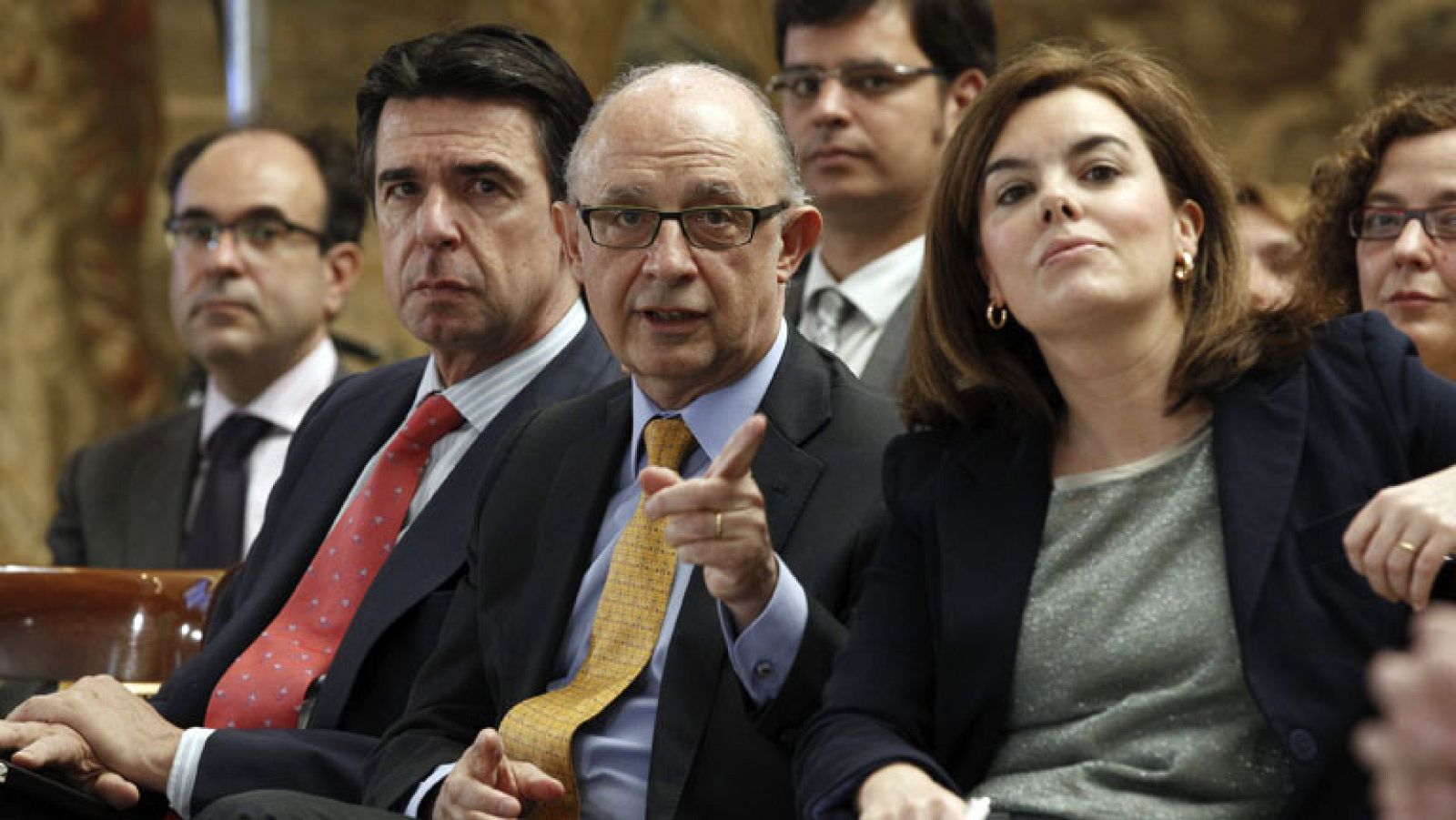 El Gobierno presenta el informe de reforma de la administración pública | Ver