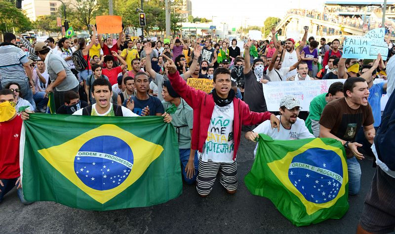La FIFA niega que se haya planteado "suspender" la Copa Confederaciones por las protestas