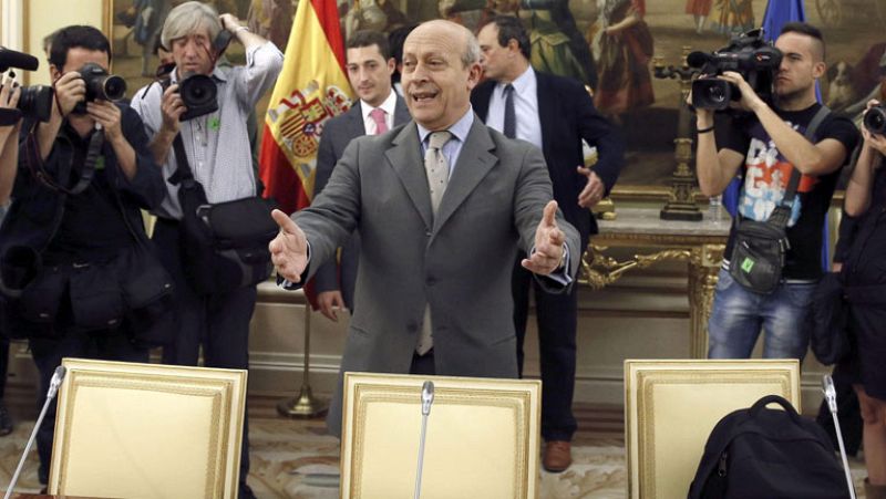 Wert reconsidera subir a 6,5 la nota para acceder a una beca universitaria