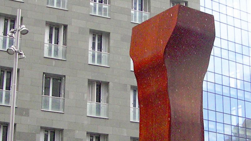 Una escultura de Eduardo Chillida bate el récord del artista en una subasta en Londres