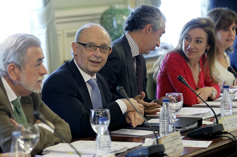 El Gobierno establece medidas extraordinarias en 518 ayuntamientos con problemas financieros