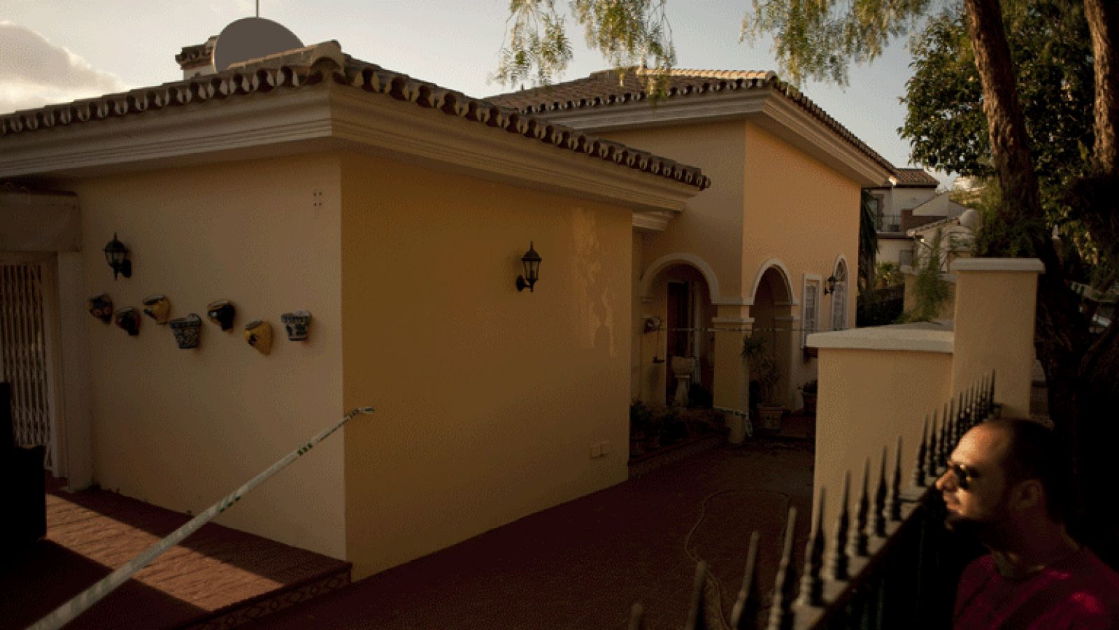 Hallan a un matrimonio británico y a su hija muertos en una vivienda de Mijas, en Málaga