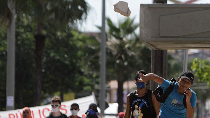 Muere un joven brasileño al caer de un viaducto durante las protestas en Belo Horizonte