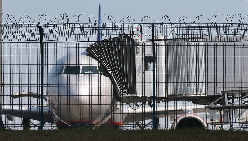 Edward Snowden sigue "perdido" en el aeropuerto de Moscú