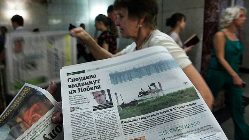 Snowden pide asilo en una veintena de países, entre ellos España, pero retira su solicitud a Rusia