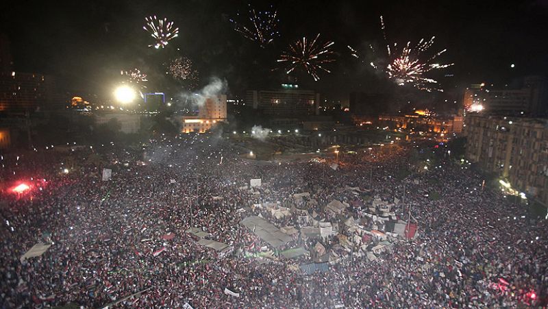 El Ejército egipcio da un golpe militar y expulsa a Morsi del poder "para recuperar la revolución"
