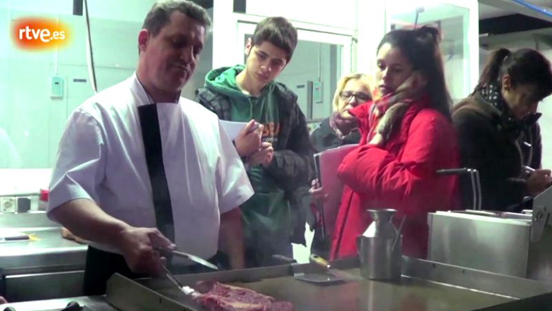 Formaci�n de los aspirantes de MasterChef. Clase de carnes