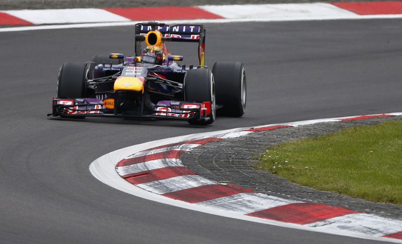 Vettel lidera los segundos entrenamientos libres, en los que Alonso fue sexto