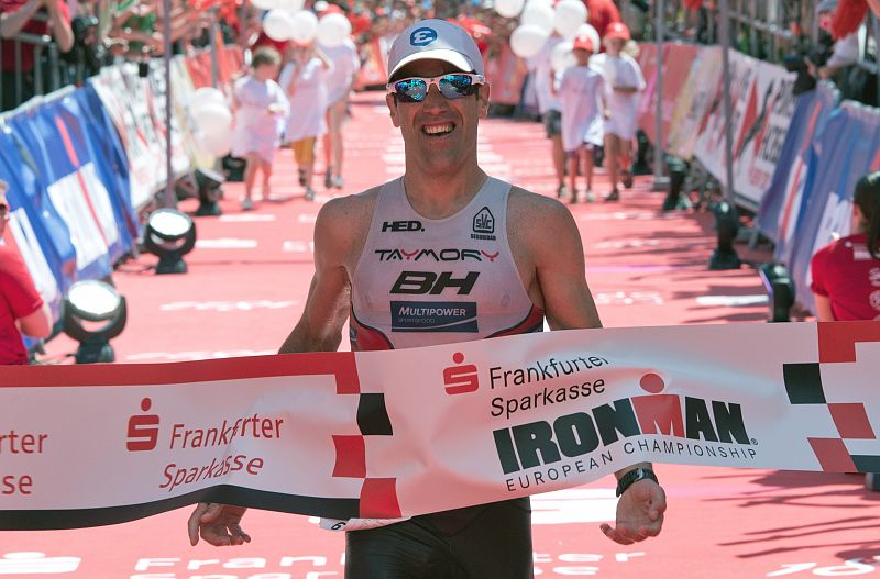 El vitoriano Eneko Llanos, ganador del Ironman de Fráncfort