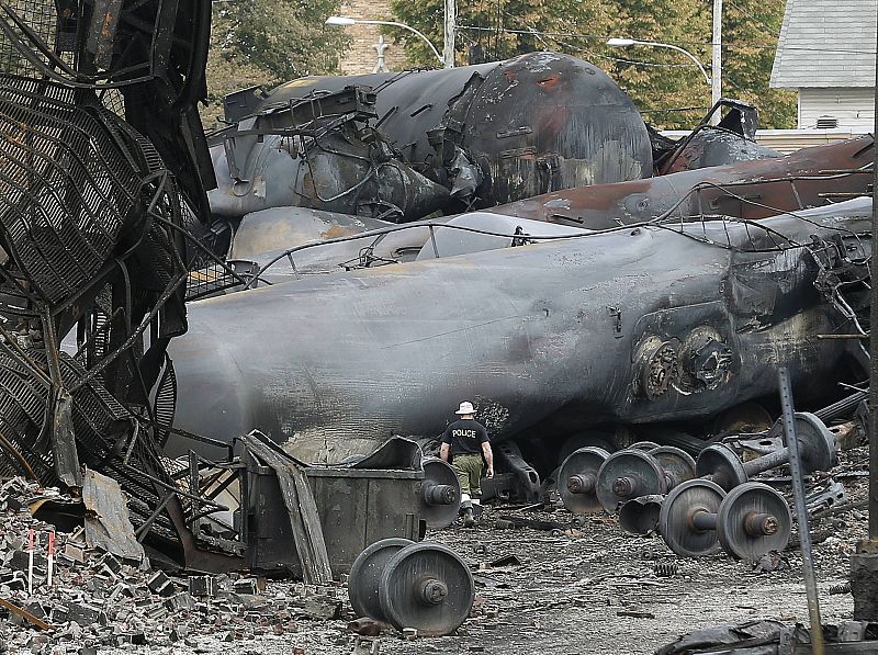 La policía advierte de que podrían llegar a 65 los muertos por la explosión del tren en Canadá