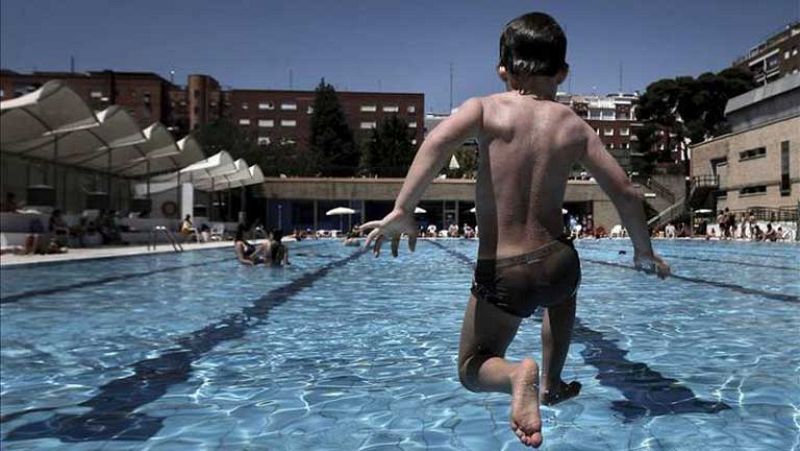 "Un niño se ahoga en un charco de agua, por eso cuanto antes aprendan a nadar, mejor"