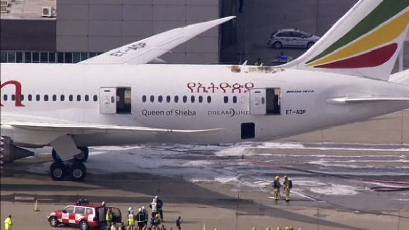 Un Boeing 787 Dreamliner de Ethiopian Airlines se incendia en el aeropuerto londinense de Heathrow
