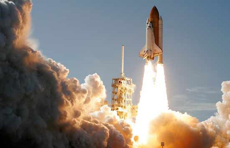 El Discovery despega con éxito hacia la Estación Espacial Internacional
