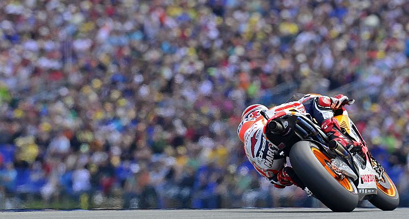 Márquez logra su tercera 'pole' ante las ausencias de Lorenzo y Pedrosa