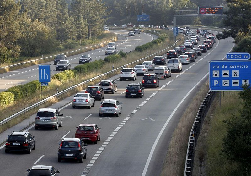 Un kilómetro de carretera en España cuesta cuatro veces más por usuario que en Alemania