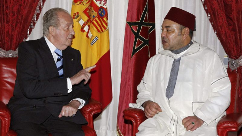 El rey pone a Marruecos como "ejemplo de apertura" en su primer viaje tras la operación