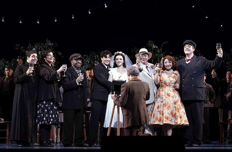 El Teatro Real se sumerge sin Plácido Domingo en el mar de la poesía de Neruda con 'Il Postino'