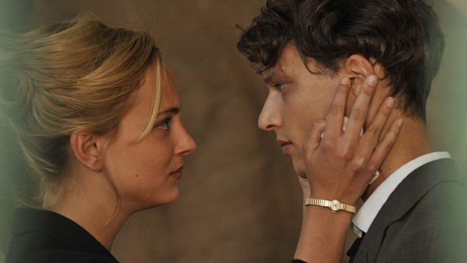 Tráiler de 'Lo que el dia debe a la noche', dirigida por Alexandre Arcady | Ver