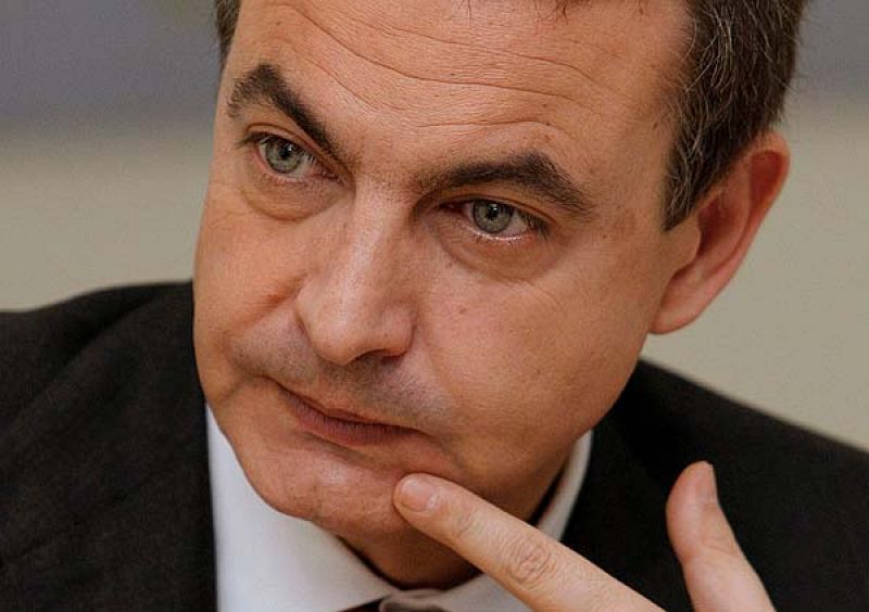 Zapatero asegura que la subida de la luz no superará el 8%