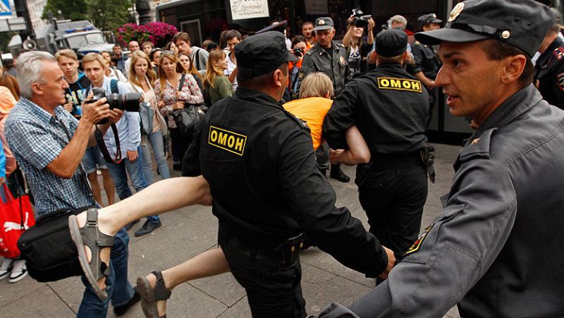 Miles de opositores rusos se manifiestan para protestar por la condena a Navalni