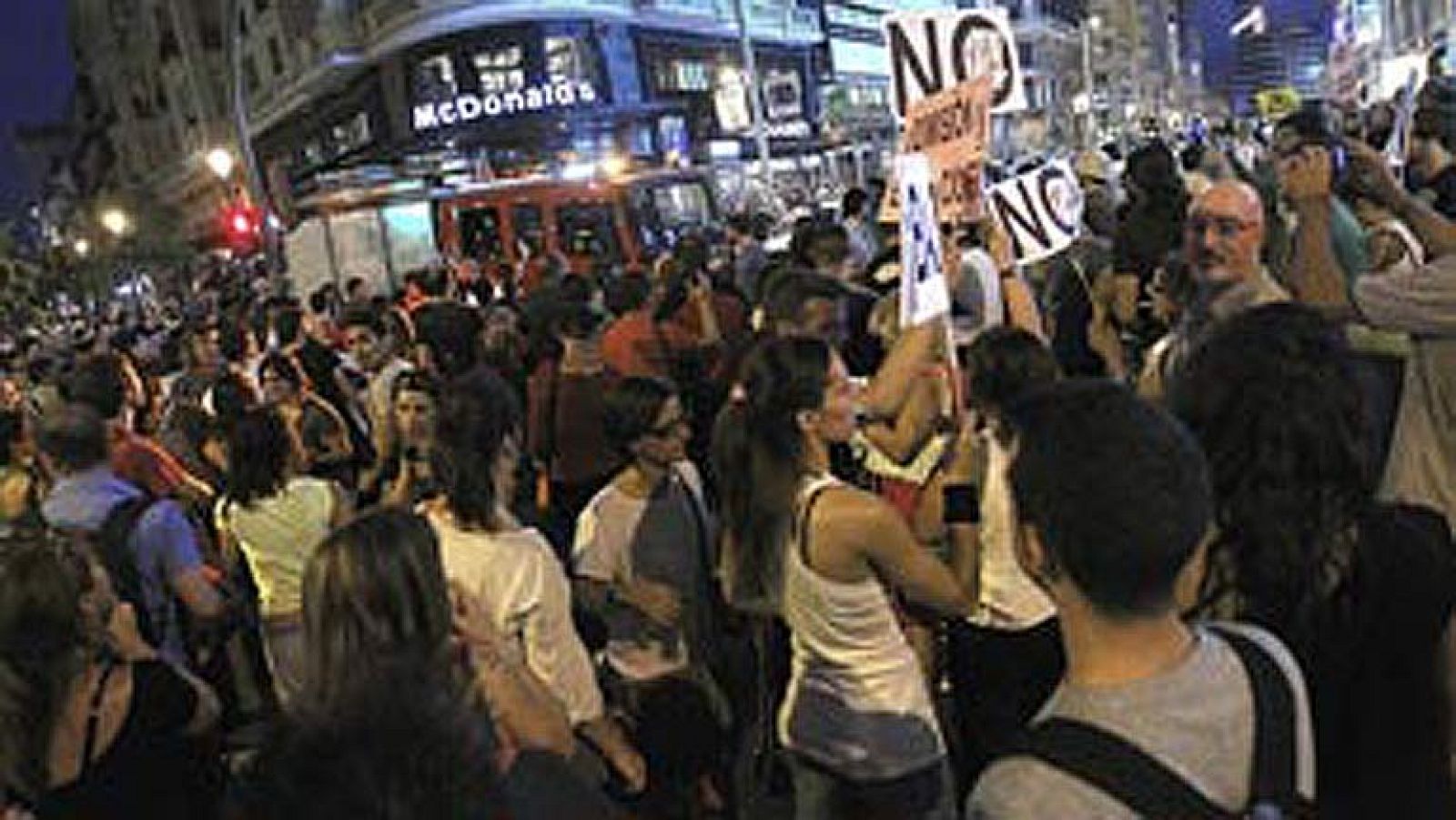 Cargas policiales tras la manifestación ante la sede del PP en Madrid