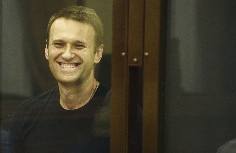Cientos de personas reciben en Moscú al líder de la oposición Alexéi Navalni