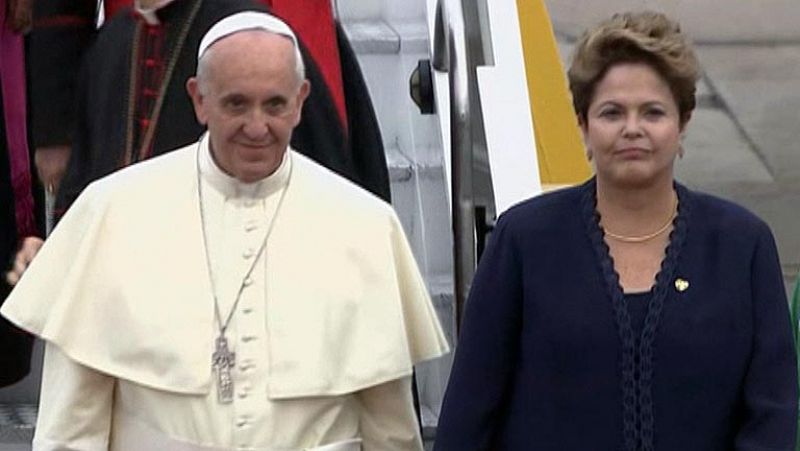 El papa emprende su viaje a Río de Janeiro para asistir a la Jornada Mundial de la Juventud