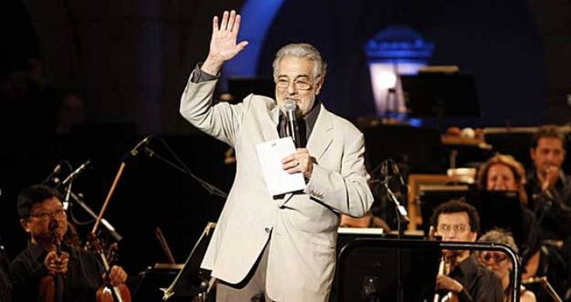 Plácido Domingo no está "tan bien como quisiera" pero espera volver a los escenarios en septiembre