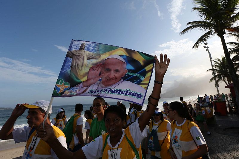 El papa Francisco llega al país con más católicos del mundo en medio del auge evangélico