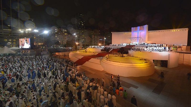 La JMJ de Río comienza con una misa de jóvenes en Copacabana sin el papa