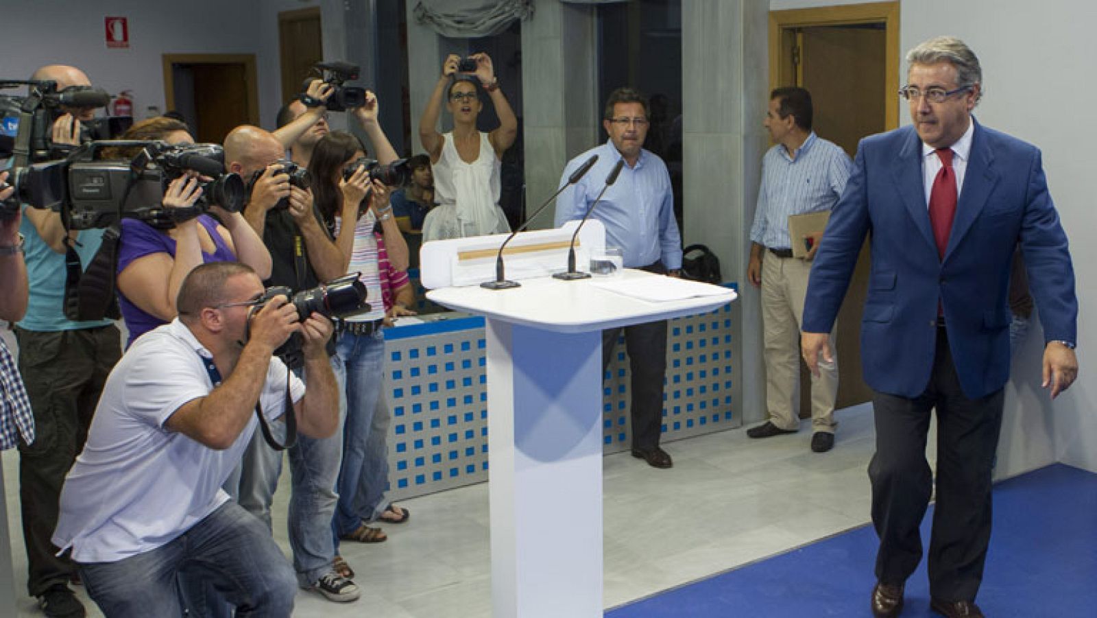 El PP vincula la "huida" de Griñán a los ERE y pide elecciones anticipadas en Andalucía | Ver