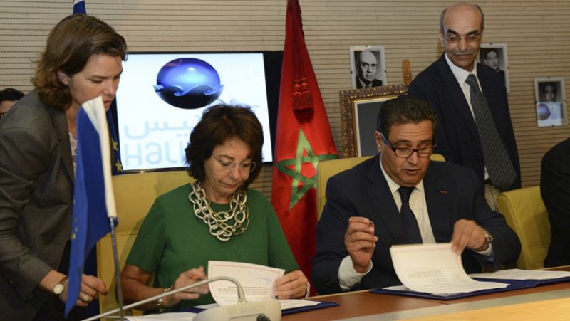 La UE firma un nuevo acuerdo pesquero con Marruecos, que recibirá 40 millones anuales