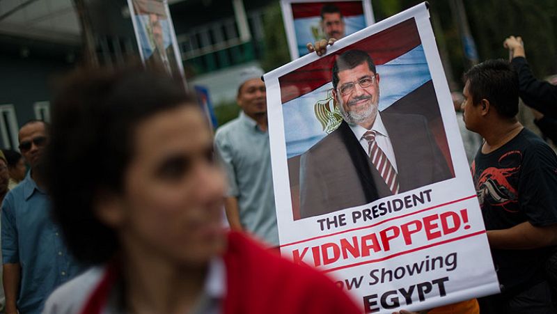 La Fiscalía egipcia ordena prisión preventiva para Morsi por colaborar con Hamás