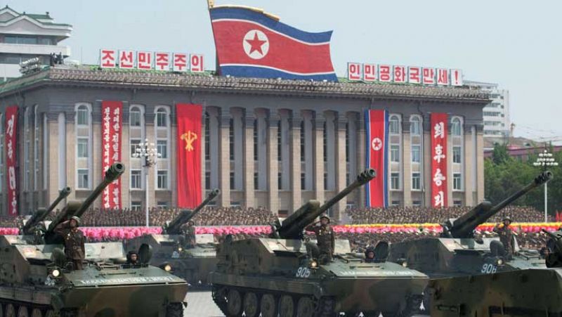 Corea del Norte celebra con un impresionante desfile los 60 años del fin de la guerra