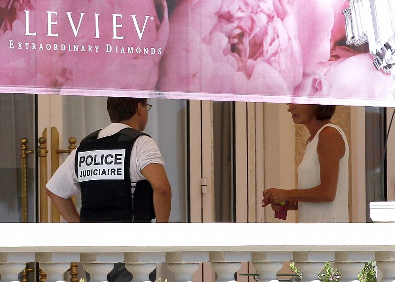 Un individuo roba a mano armada joyas por valor de 40 millones de euros en un hotel de Cannes