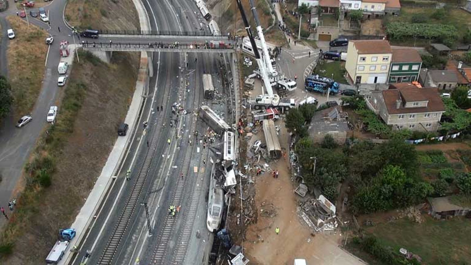 El maquinista de Santiago reconoce que frenó tarde