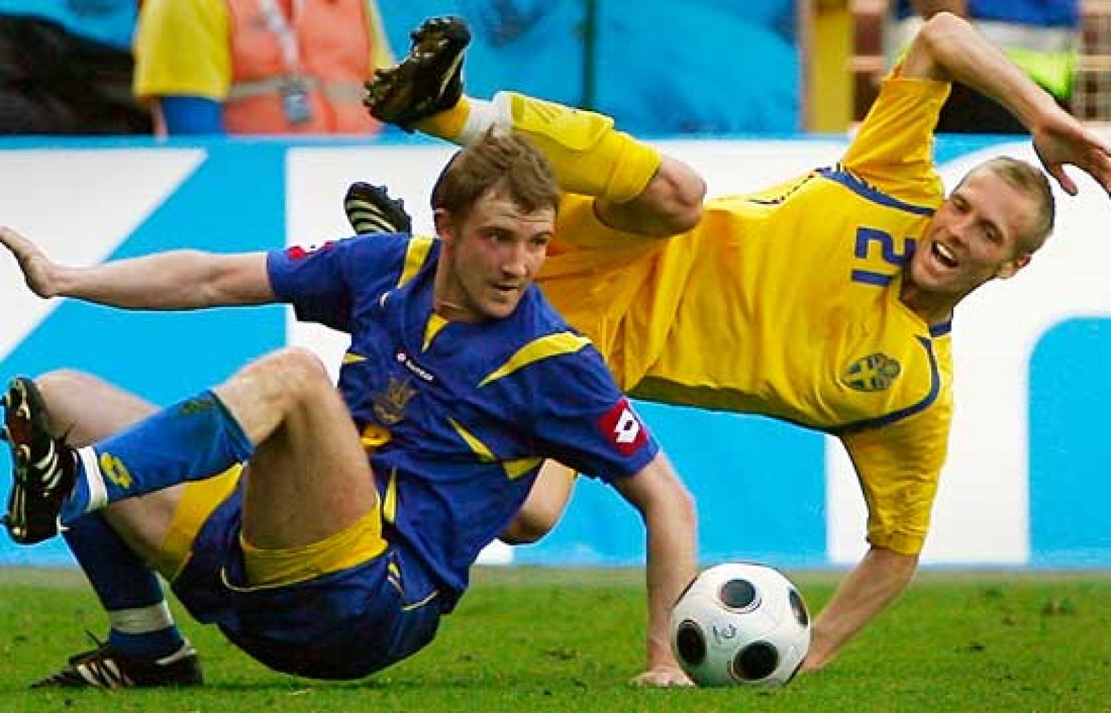 Los rivales de España en la Eurocopa tampoco se cubren de gloria.