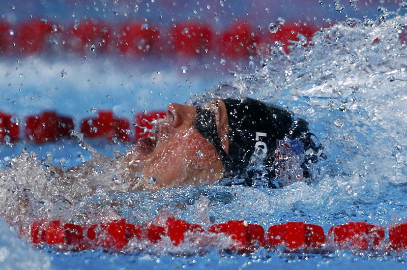 Ryan Lochte logra dos oro seguidos entre los 200 espalda y el relevo