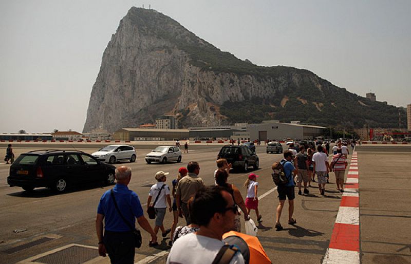 Gibraltar compara las "amenazas" de Margallo con la política del "régimen fascista de Franco"