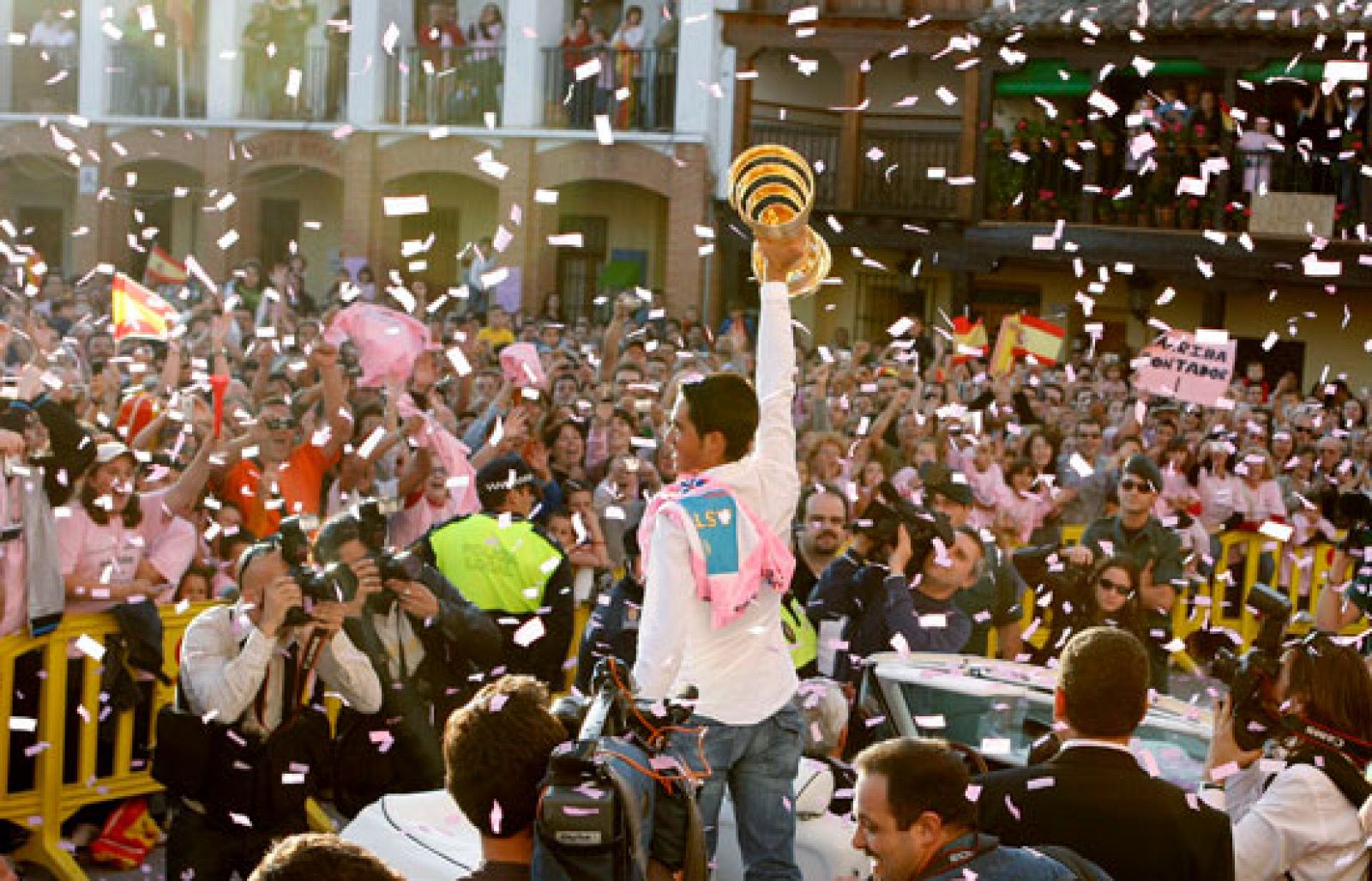 Esperanza Aguirre comparó la gesta de Contador con las de Julio César.