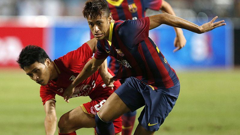 Neymar se estrena en la goleada del Barcelona a la selección de Tailandia