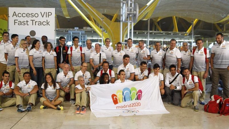 El equipo español de atletismo viaja a Moscú con un recuerdo a Madrid 2020