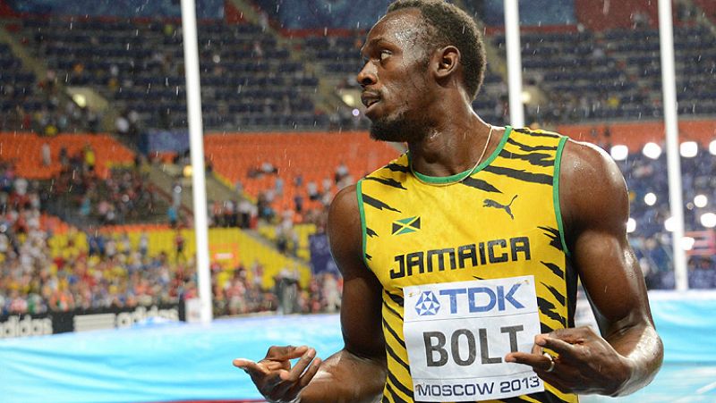 Bolt recupera la corona mundial de la velocidad bajo la lluvia de Moscú