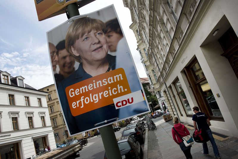 Críticas a Merkel por negar un tercer rescate a Grecia que el Bundesbank considera ineludible