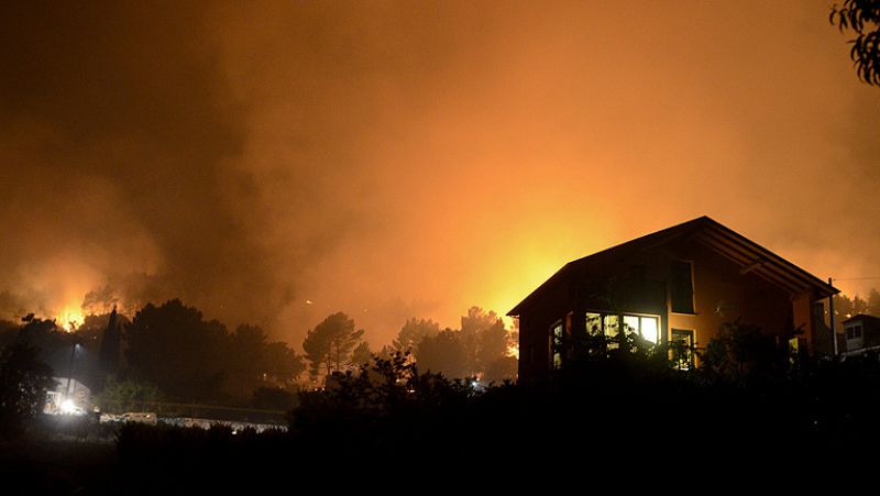Controlado el incendio entre Lugo y Ourense después de calcinar unas 500 hectáreas